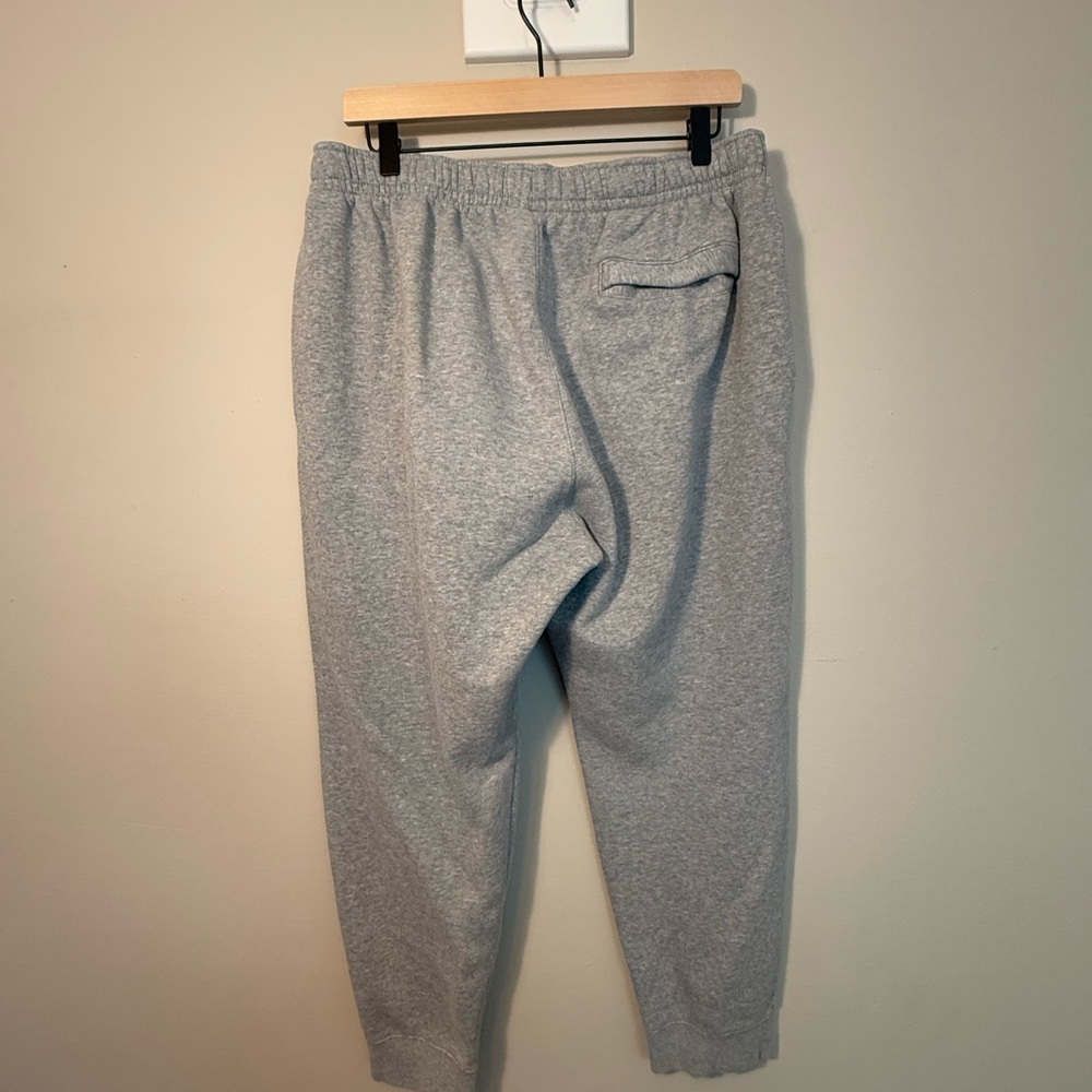 Nike Men’s Sportswear Club Fleece Jogger Pants Heather Gray Elastic Waist Sz XL - Picture 4 of 11
